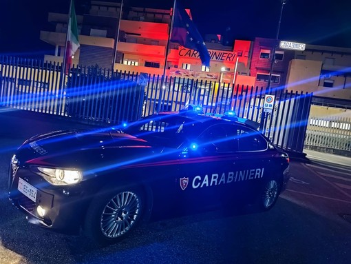 Consegnava droga insieme al cibo a domicilio: arrestato un rider 23enne