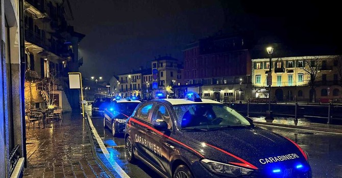 Auto con targhe contraffatte: denunciato un 42enne del Cusio
