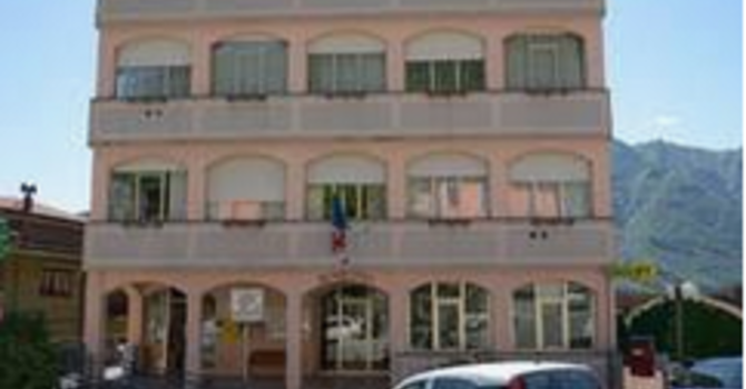 Scontro in consiglio a Casale Corte Cerro: polemiche su rete idrica e variazione di bilancio Scontro in consiglio a Casale Corte Cerro: polemiche su rete idrica e variazione di bilancio
