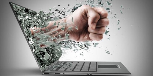 "Io sono informato": a Casale Corte Cerro un incontro su cyberbullismo e sicurezza in rete