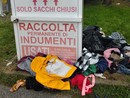 Cassonetti per la raccolta dei vestiti usati come discarica: &quot;Situazione indecorosa&quot;
