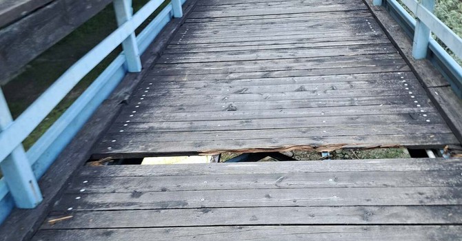 Pericolosa la ciclabile allo svincolo di Baveno Pericolosa la ciclabile allo svincolo di Baveno