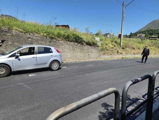 Nuovo incidente a Verbania, ciclista investito: non è grave