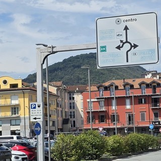 Cartellonistica sbiadita e malumori social