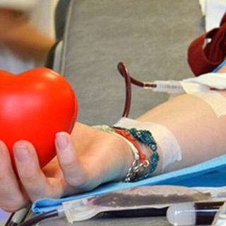 Giornata mondiale del donatore: i comuni del Vco si tingono di rosso