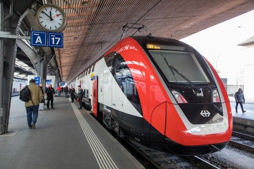 Svizzera, sui treni cresce il numero di viaggiatori con le biciclette Svizzera, sui treni cresce il numero di viaggiatori con le biciclette