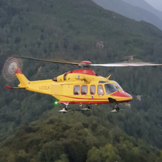 Cade da cavallo e si ferisce, intervento dell'elimabulanza all'Alpe Scincina