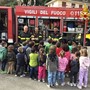 Bambini della scuola d'infanzia di Feriolo a lezione dai Vigili del Fuoco