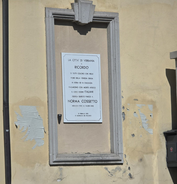 Manifesti davanti alle scuole, scontro politico tra giovani: “Serve rispetto delle regole” Manifesti davanti alle scuole, scontro politico tra giovani: “Serve rispetto delle regole”