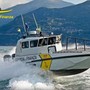 Cannobio, catamarano si ribalta nel lago Maggiore: il conducente soccorso dalla guardia di finanza