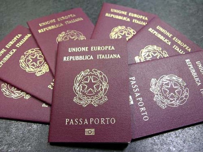 Passaporti, stop al pagamento con bollettino postale: come richiederlo