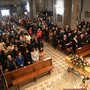 Una grande folla per l'ultimo commosso saluto a Pierantonio Ragozza