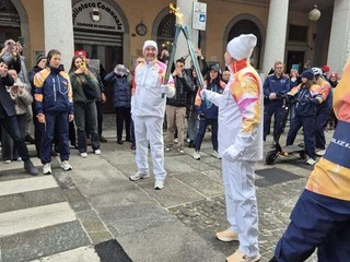 La Fiamma olimpica (foto di Ezio Cairoli)