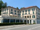 Una raccolta firme contro lo stato di degrado dell’hotel Villa Carlotta