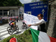 Gestione lupo, allevatori del Vco e svizzeri hanno manifestato al Giro d'Italia