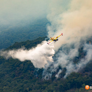 Lago d'Orta, nuove limitazioni per la navigazione durante gli interventi antincendio