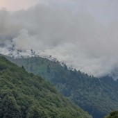 Fumo degli incendi, Omegna invita i cittadini alla prudenza Fumo degli incendi, Omegna invita i cittadini alla prudenza
