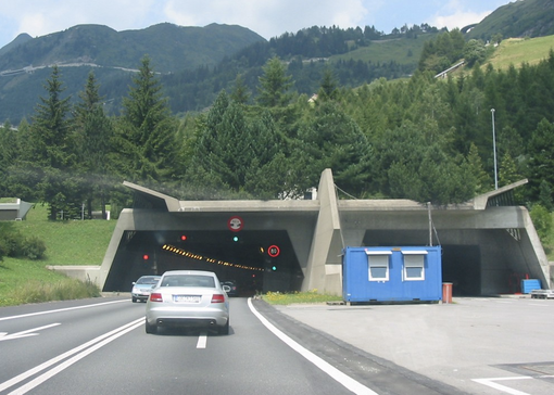 Galleria San Gottardo chiusa dal 10 agosto Galleria San Gottardo chiusa dal 10 agosto