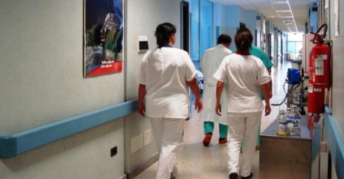 Assistente infermiere, il sindacato di categoria solleva gli scudi: &quot;Un inganno pericoloso, una toppa fragile su una falla enorme&quot;