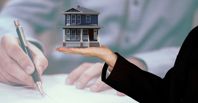 Verbania guida i prezzi delle case in Piemonte: domanda in calo nel Vco