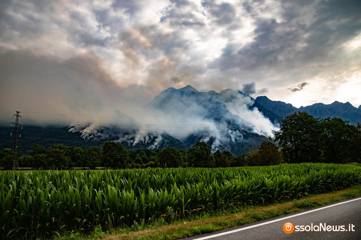 Incendio in Val Grande, scatta il divieto di accesso ai sentieri nel Parco Incendio in Val Grande, scatta il divieto di accesso ai sentieri nel Parco