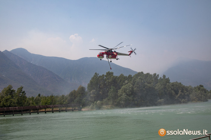 Incendi in Ossola, resta critica la situazione a Calasca Castiglione. Albertella a Miggianella Incendi in Ossola, resta critica la situazione a Calasca Castiglione. Albertella a Miggianella