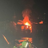 Incendio all'Isola del Pescatori, intervento dei vigili del fuoco: nessuna persona coinvolta