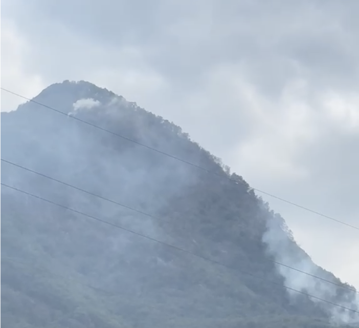 Incendi boschivi, nel Vco resta alta l'emergenza: sei roghi ancora sotto osservazione Incendi boschivi, nel Vco resta alta l'emergenza: sei roghi ancora sotto osservazione