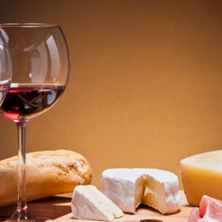 Le eccellenze enogastronomiche piemontesi sbarcano a Cannobio con il Mercatino Regionale