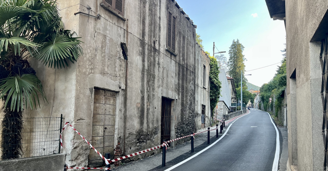 L'area interessata dalla caduta di calcinacci L'area interessata dalla caduta di calcinacci