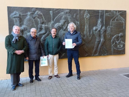Alfonso Bialetti ha visitato le lastre artistiche in mostra al Forum