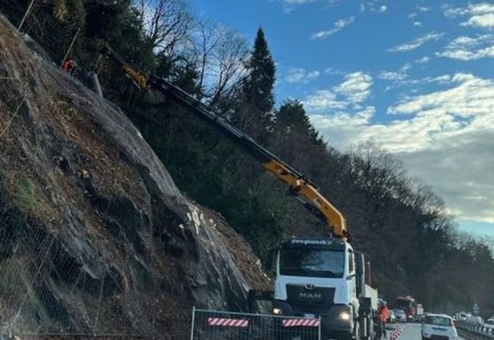 &quot;Autunno nero per la viabilità verbanese&quot;: il M5S chiede uno sportello informativo per i frontalieri