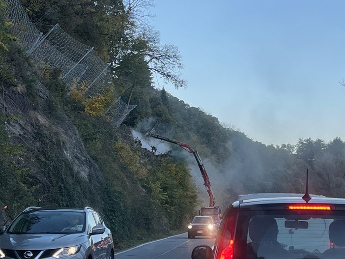 “A che punto è il cantiere lungo la statale del lago?”