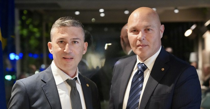 Passaggio di consegne per il Lions Club Verbano Borromeo: Claudio Carlini è il nuovo presidente Passaggio di consegne per il Lions Club Verbano Borromeo: Claudio Carlini è il nuovo presidente