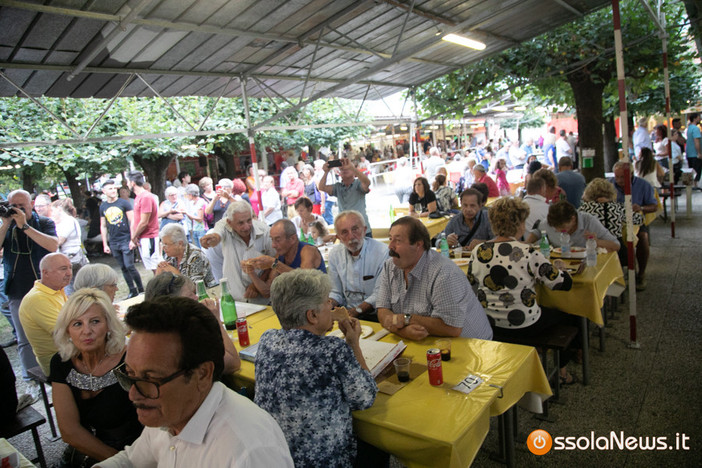 Musica, cucina trentina e appuntamenti per tutti: continua la Festa della Lucciola Musica, cucina trentina e appuntamenti per tutti: continua la Festa della Lucciola