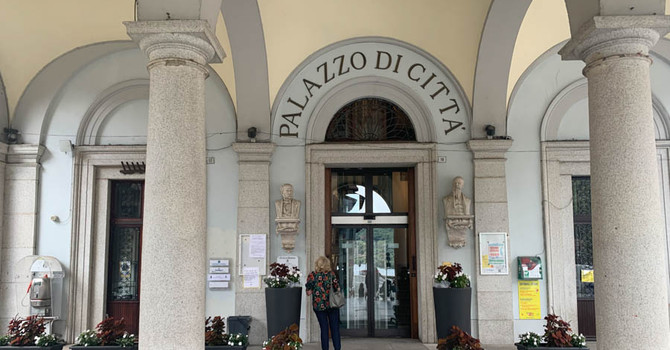 Omegna, Lega e Fratelli d'Italia attaccano la giunta: "Nessun miracolo economico, i conti migliorano grazie a una donazione"