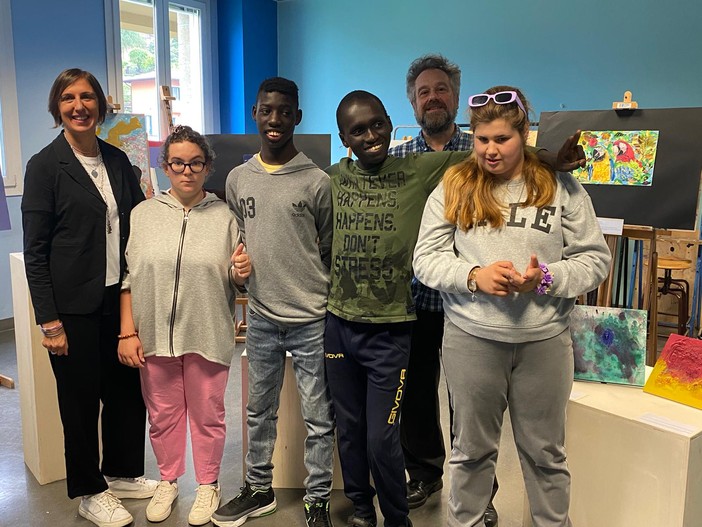 &quot;Oltre le parole&quot;: in mostra al Gobetti le opere realizzate dai ragazzi con disabilità FOTO