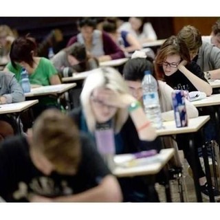 Maturità: le possibili tracce del tema d’italiano tra attualità, intelligenza artificiale, memoria e sogni dei giovani
