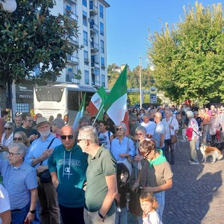 Lungolago di Intra, Italia Viva dopo il corteo: "La giunta ha voltato le spalle alla città"