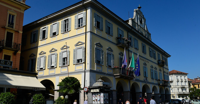 Traghetti ridotti durante la chiusura della Statale 34, Forza Italia attacca: “È mancata la programmazione”