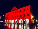Settimana della Croce Rossa, il municipio di Verbania si tinge di rosso
