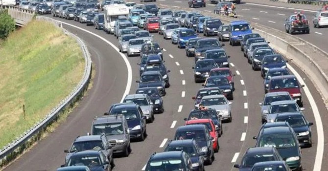 Bollo auto, in Piemonte arriva la domiciliazione bancaria: sconto del 5%