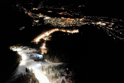 Domobianca365: un capodanno sulla neve tra sci, festa e divertimento Domobianca365: un capodanno sulla neve tra sci, festa e divertimento