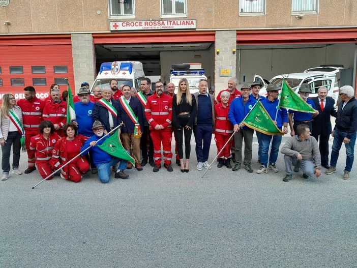 Cannobio, inaugurato il nuovo mezzo per il trasporto disabili