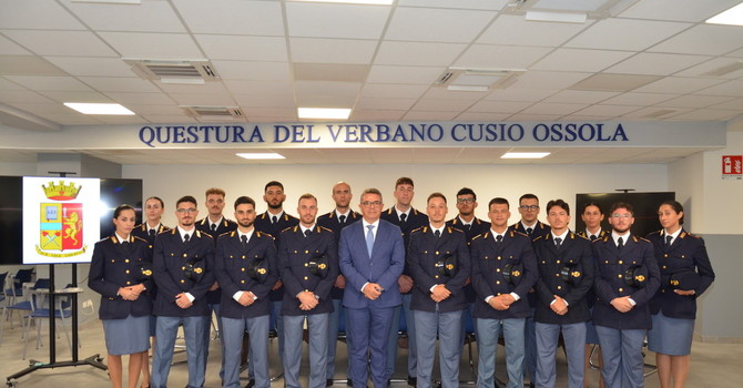 Polizia, diciassette nuovi agenti in servizio alla Questura di Verbania Polizia, diciassette nuovi agenti in servizio alla Questura di Verbania
