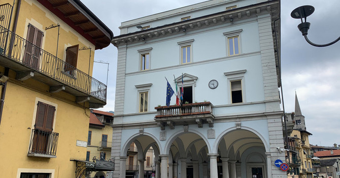Omegna, il verde pubblico al centro delle critiche: “Città in stato di abbandono”