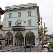 Omegna, strade ghiacciate: l’amministrazione chiede chiarimenti alla ditta della salatura