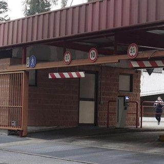 Atti vandalici al parcheggio di via Rosmini: il comune attiva un servizio di sorveglianza