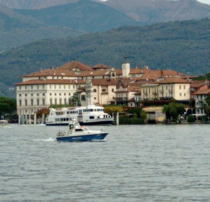 Getta rifiuti nelle acque del lago Maggiore, multato turista tedesco