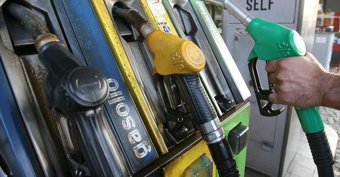 Carburanti, Mimit: prezzo medio self benzina a 1,942 euro al litro. Il gasolio a 2,107 euro al litro Carburanti, Mimit: prezzo medio self benzina a 1,942 euro al litro. Il gasolio a 2,107 euro al litro